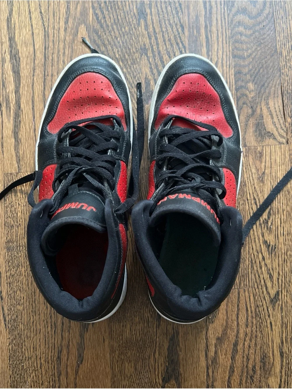 JUMPMAN JORDAN Athletic Shoes Black/Red Preowned Men’s Size 10.5